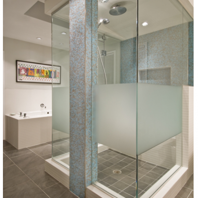 Contemporary bathroom with glassmosaics
